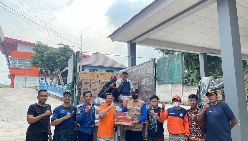 Distribusikan Logistik BPBD Kabupaten Tangerang Bantu Warga Terdampak Banjir di Desa Tanjung Burung